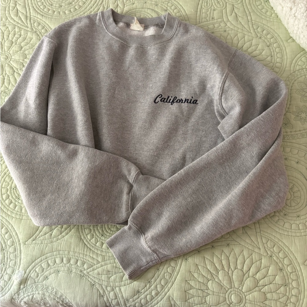 John Galt Brandy Melville California Cropped Crewneck - Picture 2 of 6